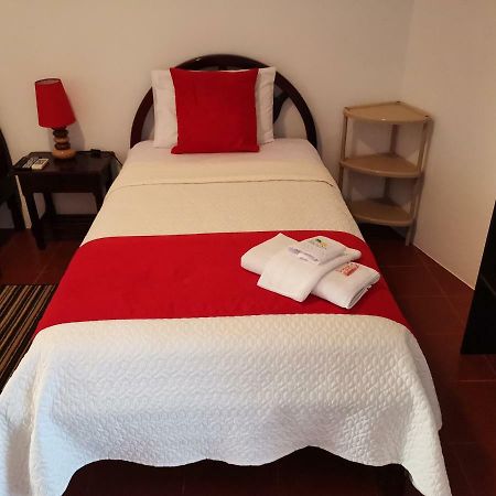 Hostal La Isla Del Descanso Puerto Villamil Ngoại thất bức ảnh