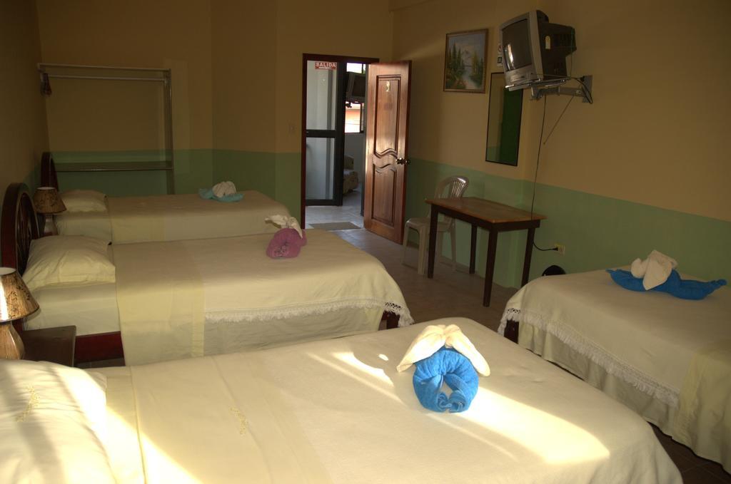 Hostal La Isla Del Descanso Puerto Villamil Ngoại thất bức ảnh