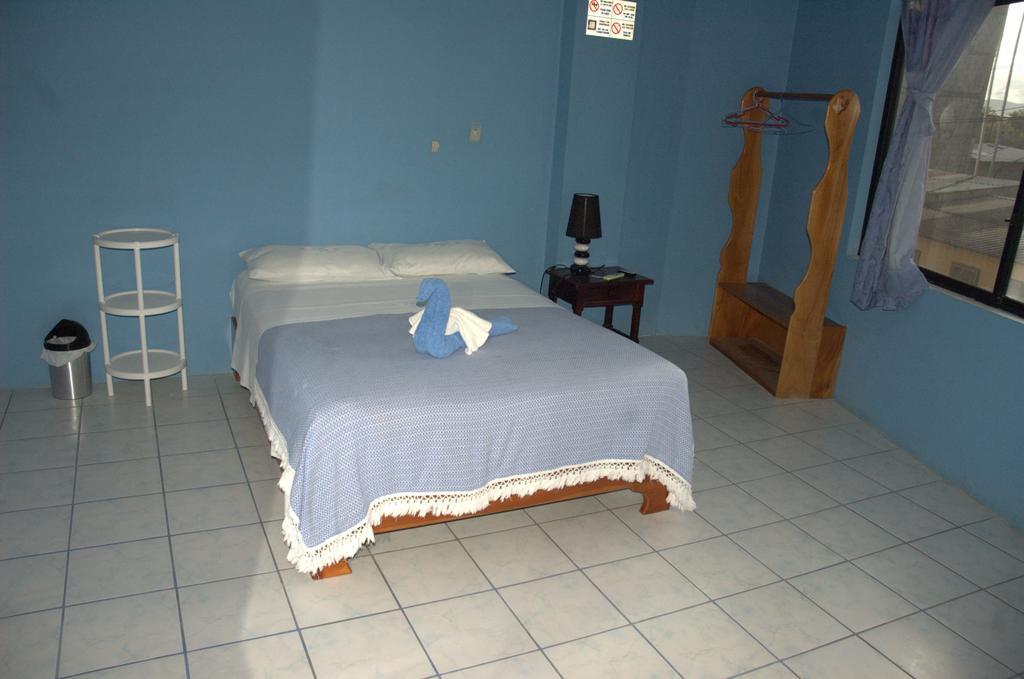 Hostal La Isla Del Descanso Puerto Villamil Ngoại thất bức ảnh