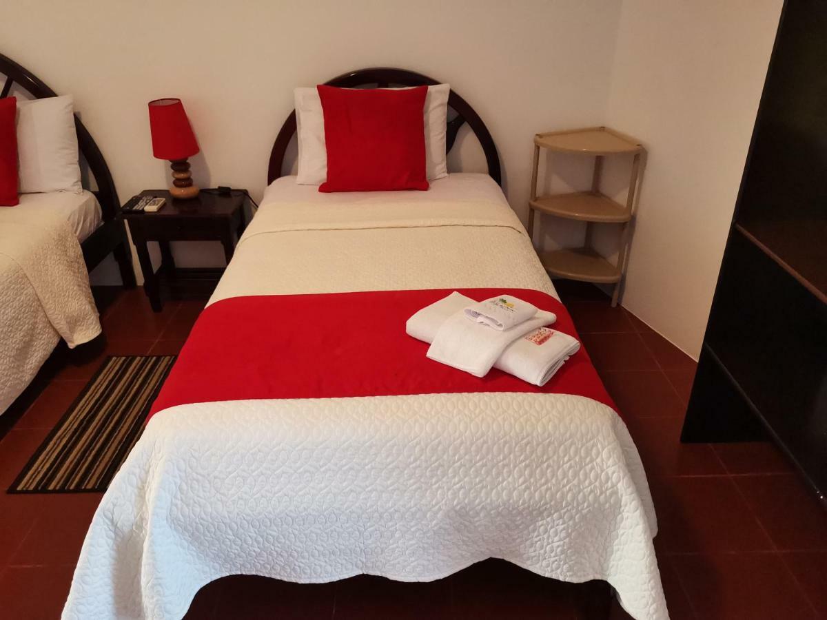 Hostal La Isla Del Descanso Puerto Villamil Ngoại thất bức ảnh