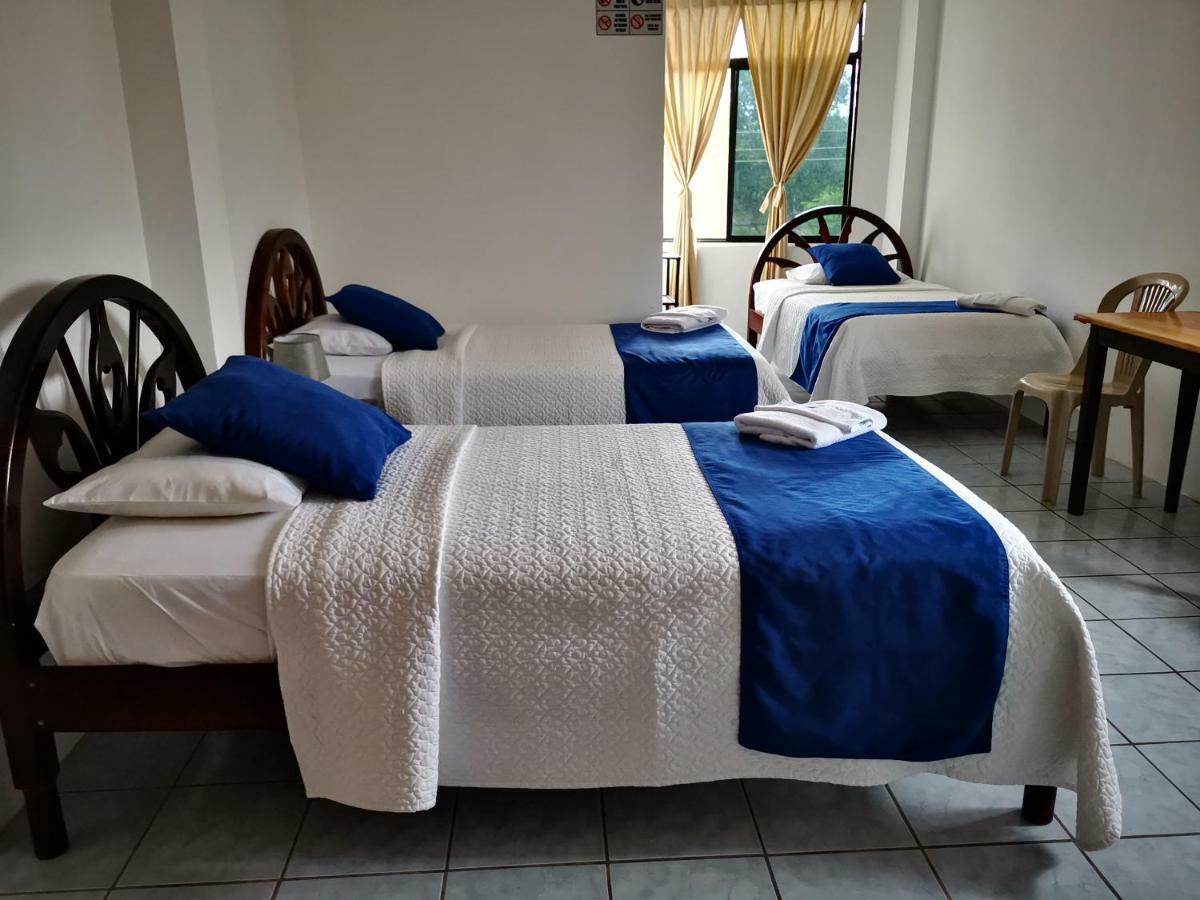 Hostal La Isla Del Descanso Puerto Villamil Ngoại thất bức ảnh