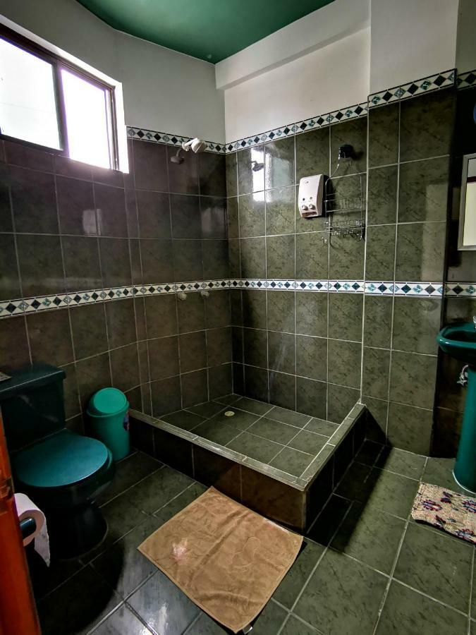Hostal La Isla Del Descanso Puerto Villamil Ngoại thất bức ảnh