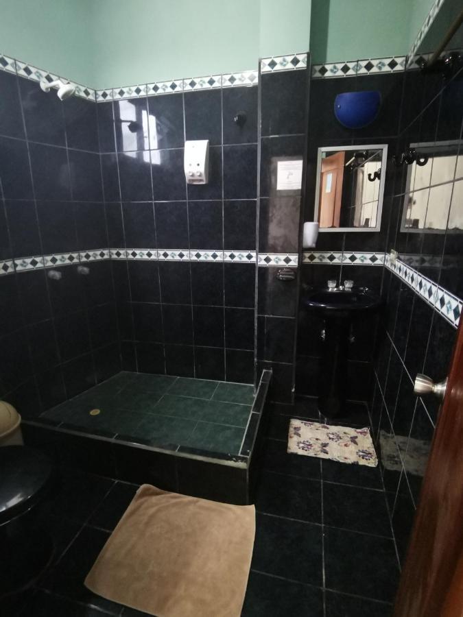 Hostal La Isla Del Descanso Puerto Villamil Ngoại thất bức ảnh